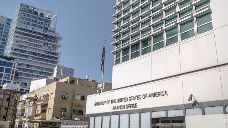 在テルアビブの米大使館の施設＝４月/Emily Glick/Middle East Images/AFP/Getty Images