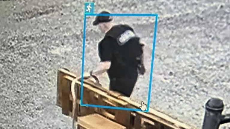 監視カメラに映った脱獄中とみられるグラント・ハーディン受刑者/Stone County, Arkansas Sheriff's Office