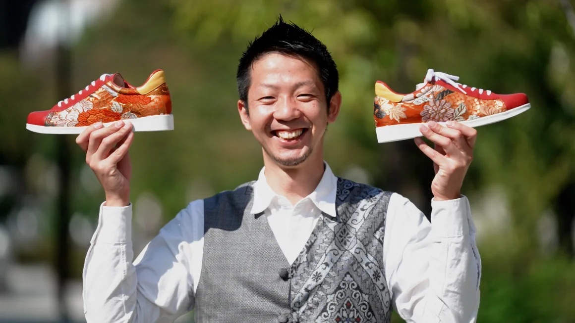 「TOKYO KIMONO SHOES」を立ち上げた当時の河村晶太郎CEO=2022年/CNN