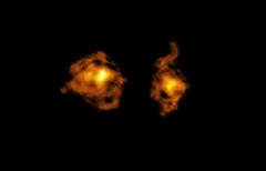 「宇宙の決闘」における銀河の戦い、天文学者も初めて目撃