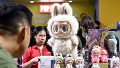 人気沸騰のぬいぐるみ「ラブブ」、転売目的の数百体を税関で押収　中国