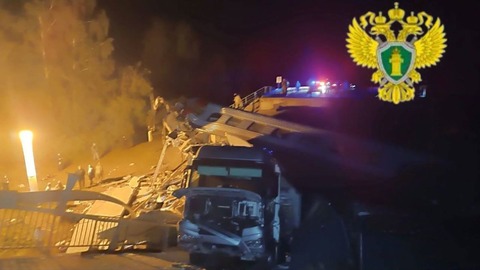 ロシア西部で橋が崩落、列車脱線で７人死亡　「違法な干渉」を非難
