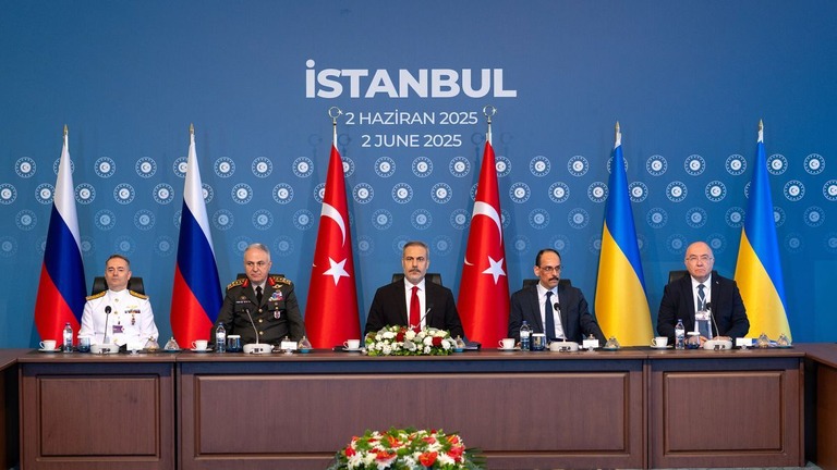 トルコ・イスタンブールで、ロシアとウクライナによる２度目の直接和平協議が開かれた/Murat Gok/Anadolu/Getty Images