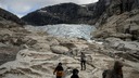世界の氷河の３９％、すでに消失の危機　新研究