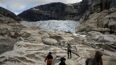 世界の氷河の３９％、すでに消失の危機　新研究