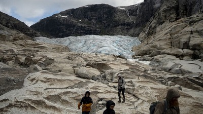世界の氷河の３９％、すでに消失の危機　新研究