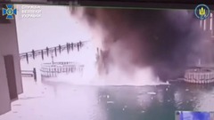 ウクライナ、クリミア橋の基礎部分を爆破　「ロシア部隊への補給線」
