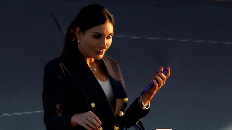 バンス米副大統領と会談したとされる極右活動家のローラ・ルーマー氏/Eduardo Munoz/Reuters