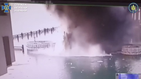 ウクライナ、今度はクリミア橋を爆破