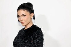 豊胸手術の詳細明かしたカイリー・ジェンナー、美容整形のタブー打ち砕く