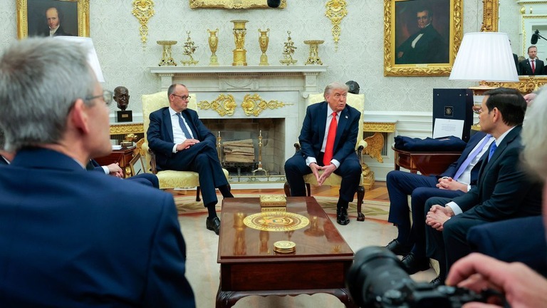 ホワイトハウスで会談するトランプ大統領（中央右）とメルツ独首相（中央左）/Anna Moneymaker/Getty Images