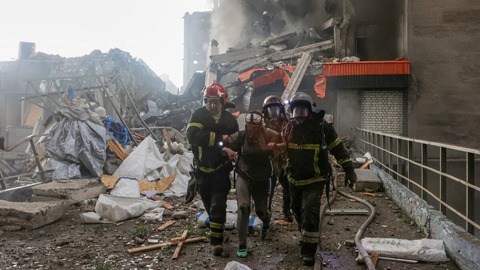 ウクライナ第２の都市ハルキウに攻撃、３人死亡　「最大規模の攻撃」と市長