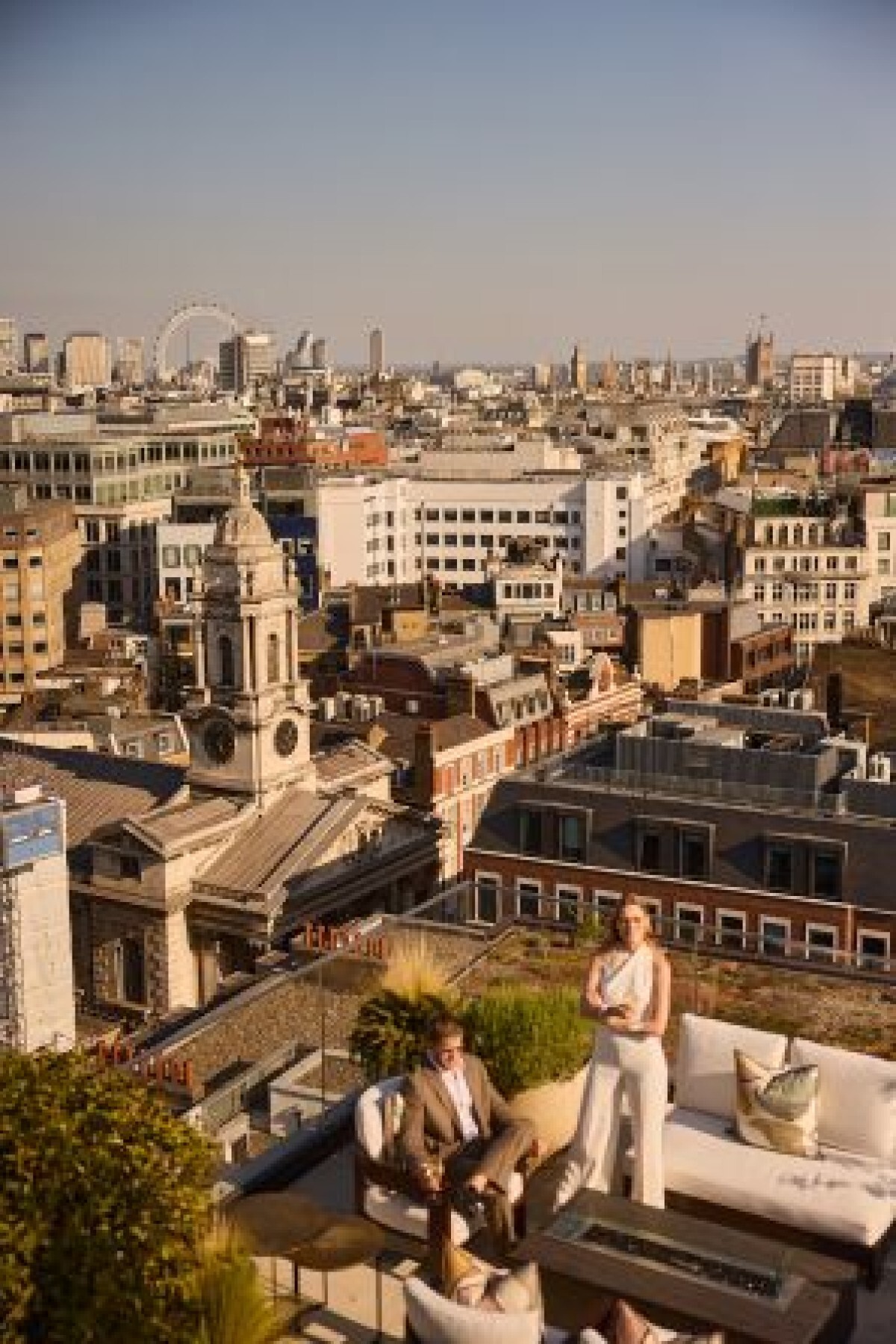 テラスからは有名なロンドンの街並みを見渡す新鮮な眺望が楽しめる/Mandarin Oriental