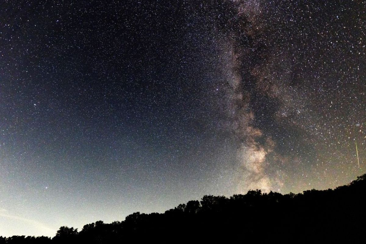 ペダナレスフォールズ州立公園から見上げる天の川=2024年8月、米テキサス州/Rick Kern/Getty Images