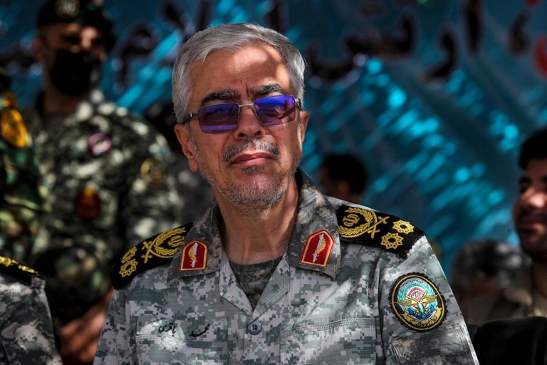 イラン中部イスファハンでの軍事演習に参加したバゲリ参謀総長＝２２年９月８日/Iranian Army/WANA/Reuters