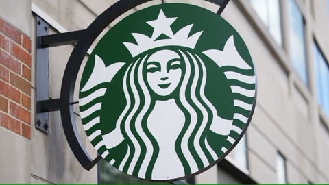 米スタバ、「プロテイン戦争」に参入　新トッピングのコールドフォーム試験中