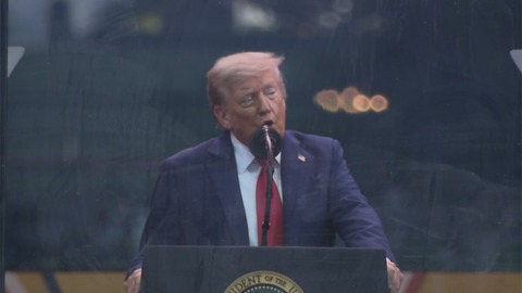 トランプ氏、陸軍を称賛