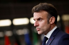マクロン仏大統領、イランのペゼシュキアン大統領と電話会談　自制求める