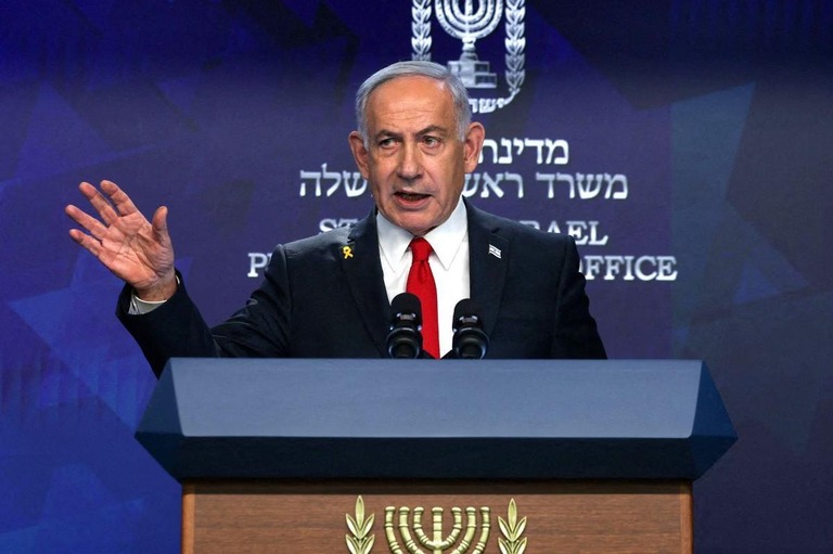 記者会見に臨むネタニヤフ首相＝５月、イスラエル・エルサレム/Ronen Zvulun/Reuters