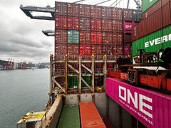 米中貿易戦争の最前線、海運業界に生じる混乱　米玩具業界にも深刻な打撃