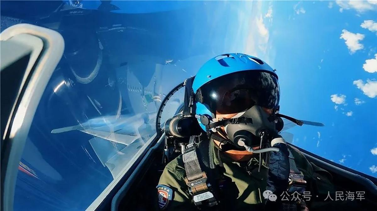 艦載機による飛行訓練の様子/Lu Shouyuan/People's Liberation Army Navy