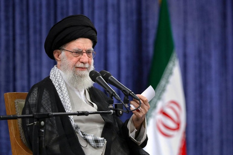 イランの最高指導者ハメネイ師＝５月２０日、イラン首都テヘラン/Office of the Iranian Supreme Leader/WANA/Reuters