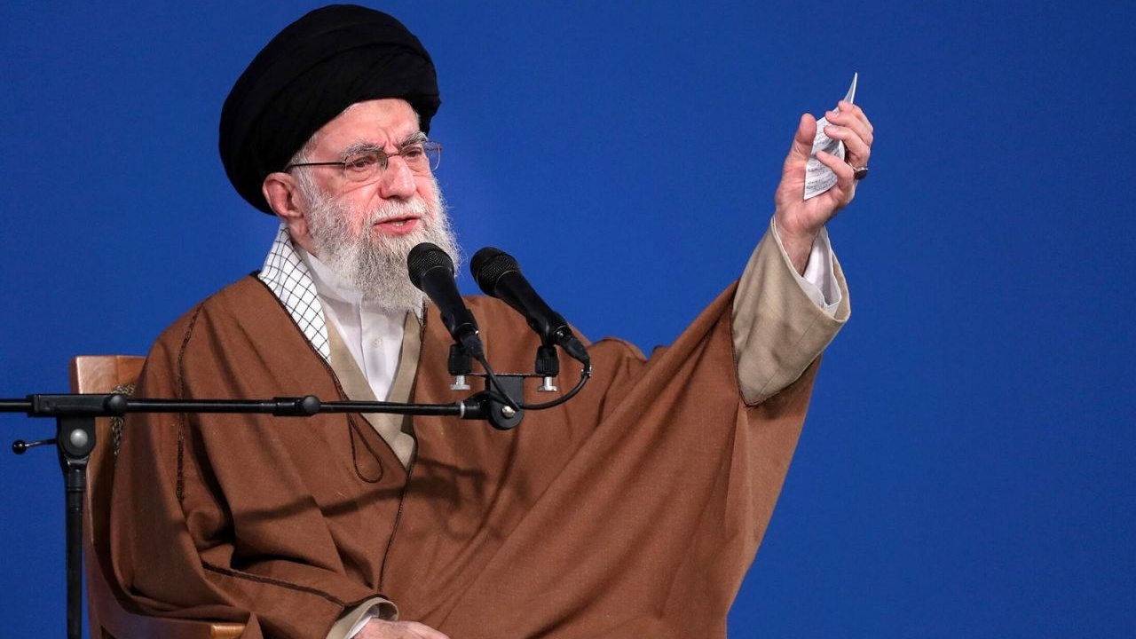 イラン最高指導者、統治史上「最も悲惨な状況」に直面　専門家分析