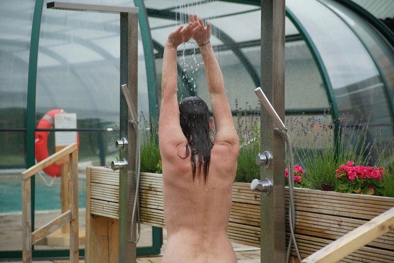 裸を愛するナチュリストのための施設「サンフォーク」は９４年の歴史を持つ/Mark Berry/British Naturism
