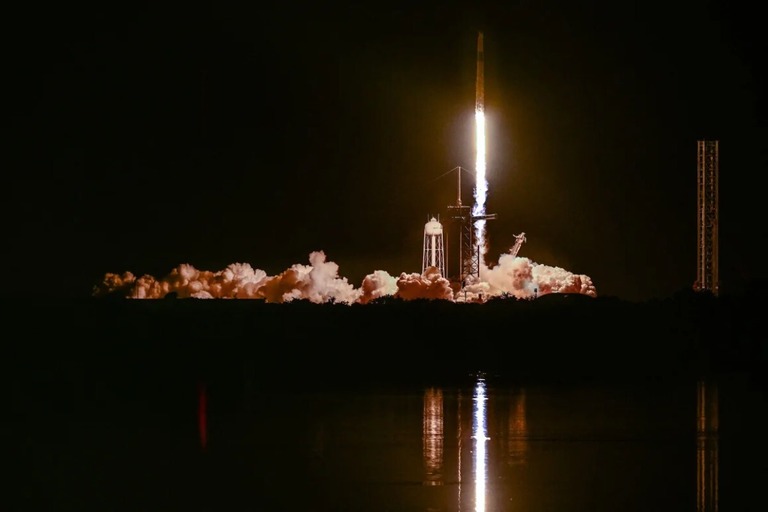 ＮＡＳＡのケネディ宇宙センターから打ち上げられる「Ａｘ―４」ミッション/Giorgio Viera/AFP/Getty Images