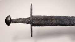 神秘的なシンボルが記された千年前の剣を発見、保存状態も良好　オランダ