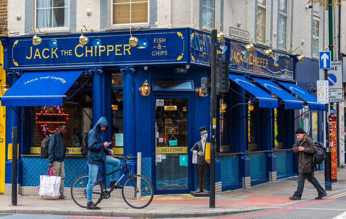 イースト・エンドの店舗の中には切り裂きジャックの悪名を利用するところもある/Robert Evans/Alamy