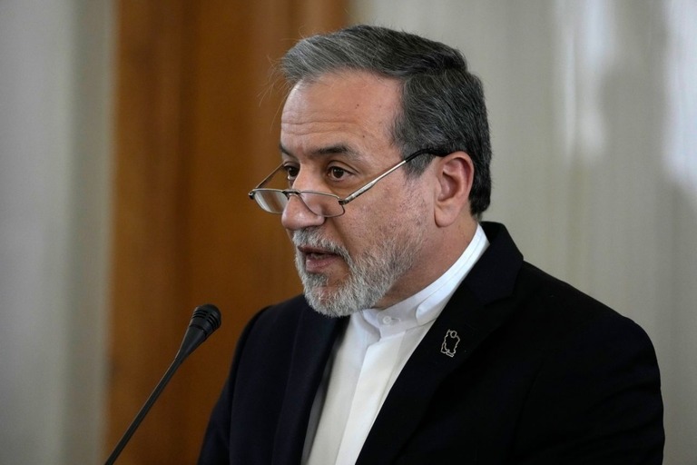 イランのアラグチ外相＝１２月/Vahid Salemi/AP