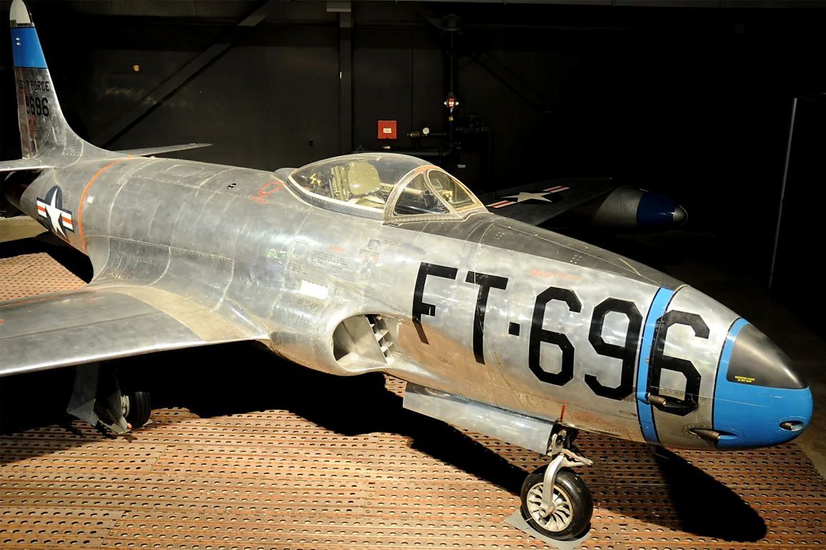 国立米空軍博物館に展示された朝鮮戦争時代の戦闘機F80「シューティングスター」/US Air Force