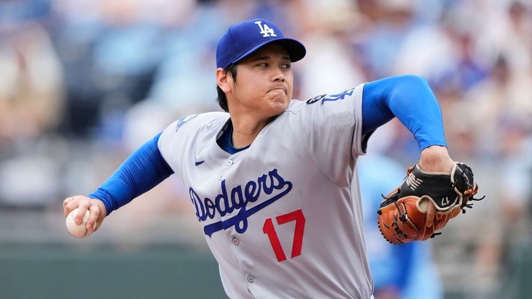 ロイヤルズ戦に先発した大谷翔平は、メジャー自己最速となる１０１．７マイル（約１６４キロ）を記録した/Charlie Riedel/AP