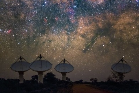 ６０年近く動作していなかった人工衛星から強力な電波信号、天文学者を悩ませる
