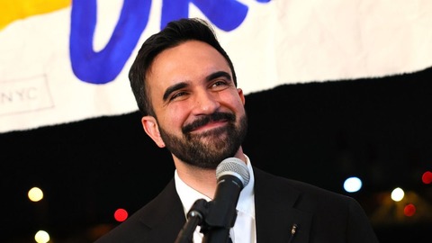 米ＮＹ市長選　マムダニ氏が民主党予備選で勝利、３３歳の民主社会主義者