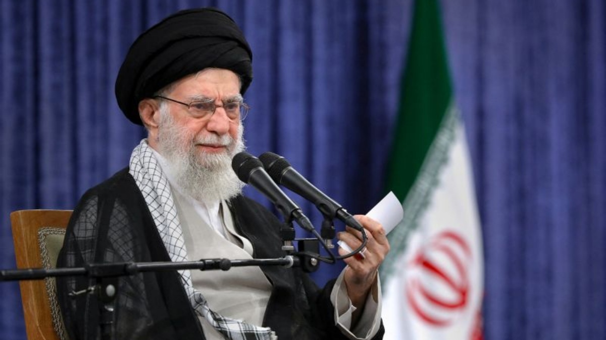 イラン最高指導者が直面する過去最大の難題　残された選択肢とは