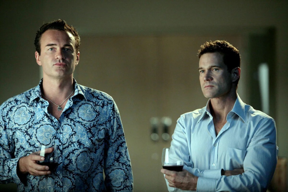 「Nip/Tuck マイアミ整形外科医」で共演したジュリアン・マクマホンさんとディラン・ウォルシュさん/Warner Bros/Everett Collection