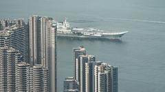 中国の空母「山東」を間近に見る　全長３００メートル超、艦載機４０機を搭載可能