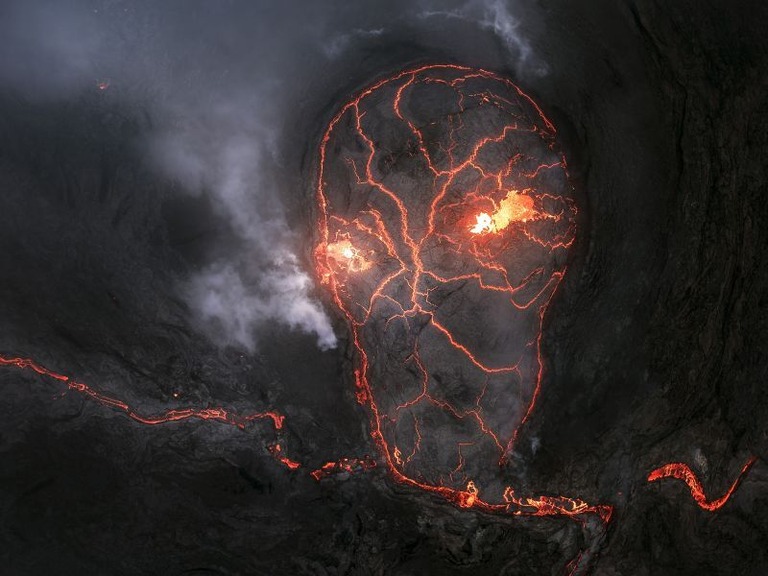 アイスランドのファグラダルスフィヤル火山の写真。２位に入賞