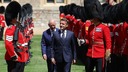 英国王、国賓訪問の仏大統領を歓迎　両国の絆を強調