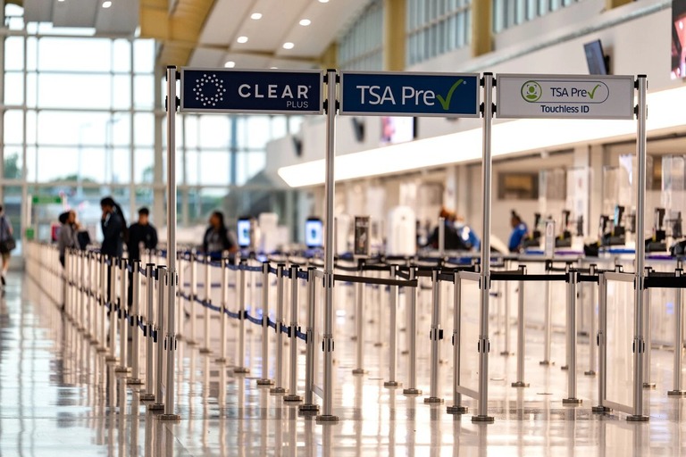 ロナルド・レーガン・ナショナル空港にあるＴＳＡの保安検査場/Kent Nishimura/Getty Images