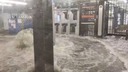 米東海岸で記録的豪雨、道路や車の水没で２人死亡　ＮＹ地下鉄も浸水、車内に水が