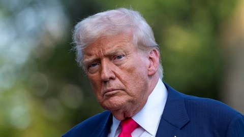トランプ氏、自身の忠実な支持者を「弱虫」呼ばわり　エプスタイン騒動めぐり