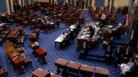 米上院、トランプ氏の予算削減法案を下院に送付　通過期限迫る