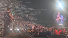 コールドプレイのライブでＣＥＯの不倫発覚？、映像出回り休職処分に　米企業