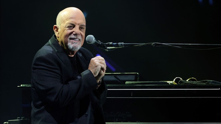 シンガーソングライターのビリー・ジョエルさん＝２０２４年、米ラスベガス/Ethan Miller/Getty Images