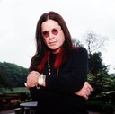 オジー・オズボーンさん死去　「ヘビーメタルの帝王」