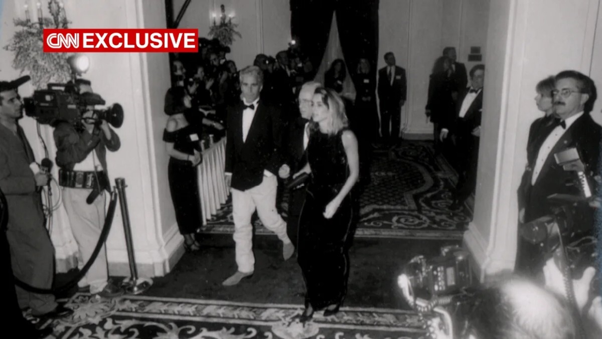 エプスタイン元被告がトランプ氏と元妻マーラ・メープルズ氏との結婚式に参加した姿も見える/Dafydd Jones