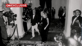 新発見の写真と映像、トランプ大統領とエプスタイン元被告の関係に光　CNN EXCLUSIVE